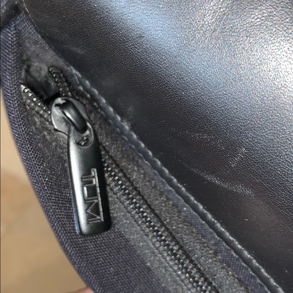 TUMI BLACK TOTE - Picture 4 of 6